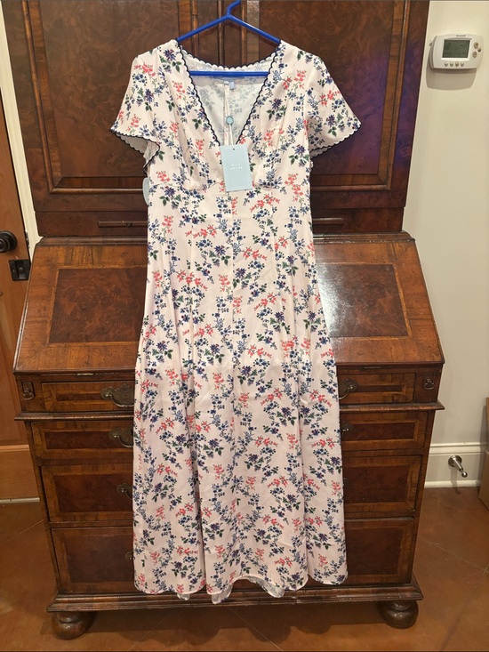 Hill House Dresses & Skirts - Floral V-Neck Midi Dress with Scalloped Trim